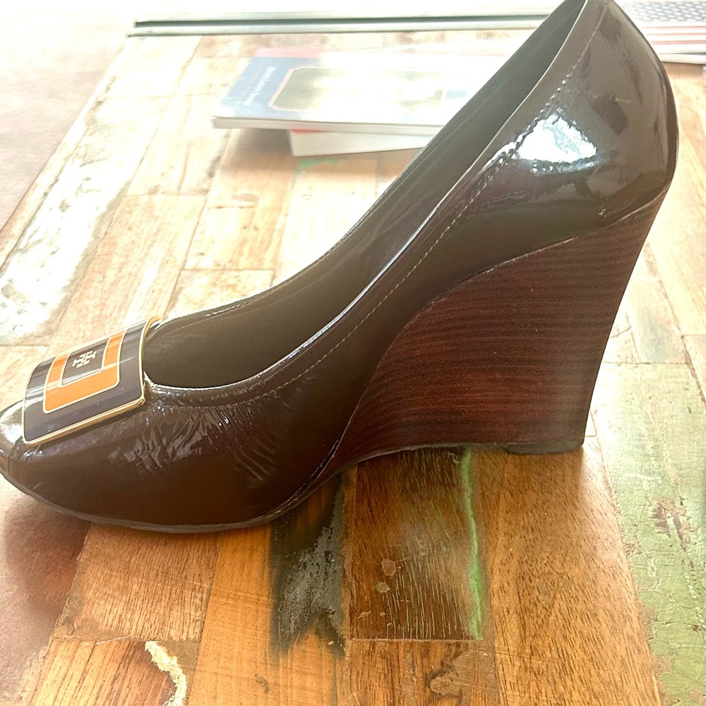 Tory Burch Brown Patent leather Peep-toe wedges. - Picture 8 of 16